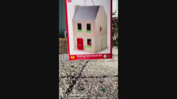 Folding Dolls House Set
