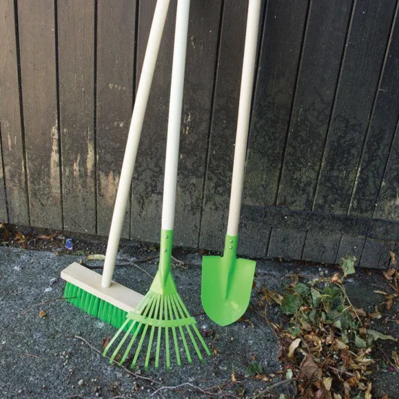 Long Handled Leaf Rake