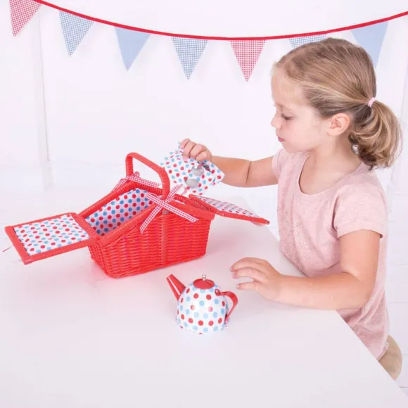 Spotted Basket Tea Set